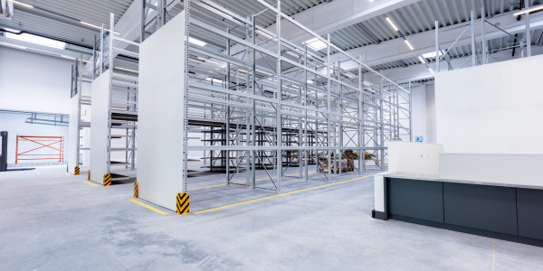 Reformas Integrales de Naves Industriales Madarcos · Diseño e Instalación de Áreas de Producción, Almacén y Oficinas