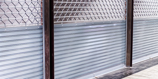 Reformas Integrales de Tiendas y Locales  Comerciales Gargantilla del Lozoya y Pinilla de Buitrago · Instalación de  Ventanas y Persianas Comerciales